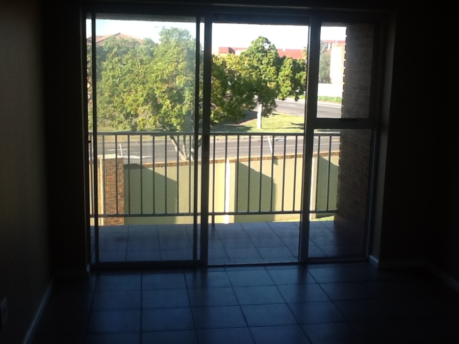 To Let 2 Bedroom Property for Rent in Protea Heights Western Cape